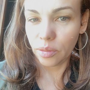 Meet your Posher, Yanet